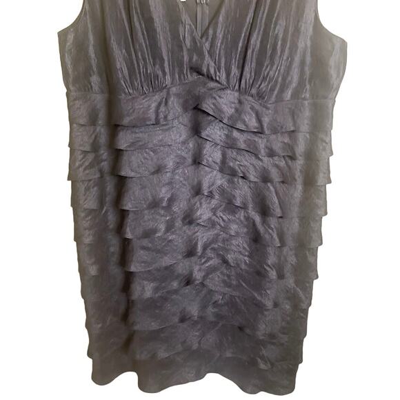 London Times Black V-Neck Sheath Cocktail Dress - 22W - Picture 3 of 8